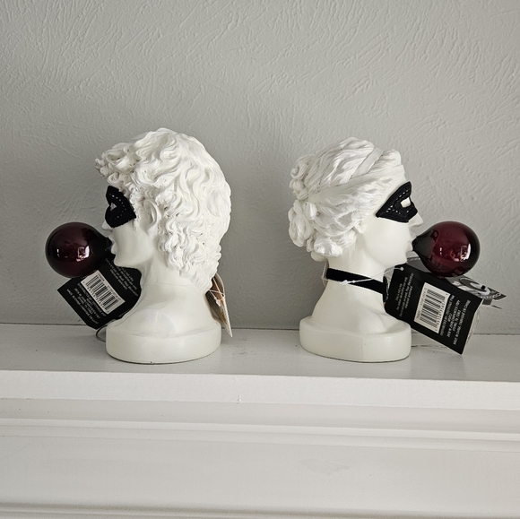 NWT Michaels Ashland Gothic Bordeaux Bubble Gum Man & Woman Busts - Picture 8 of 10